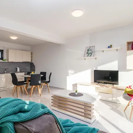 Penthouse By The Sea 18