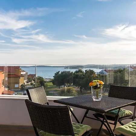 Penthouse By The Sea 18 아파트 메덜린