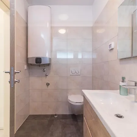 Penthouse By The Sea 18 * Medolino