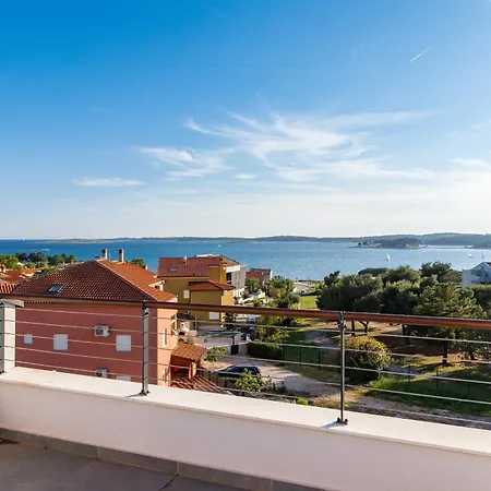 Appartamento Penthouse By The Sea 18