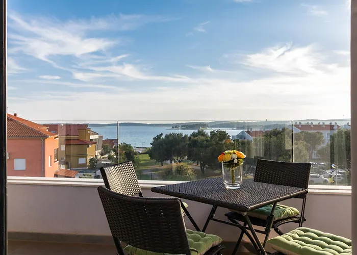 Penthouse By The Sea 18 아파트 메덜린